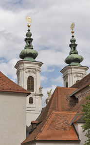 城市景观与 Mariahilferkirche 教会在格拉茨，奥地利