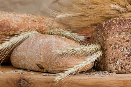 f 的面包和谷类织物的棕色背景颜色