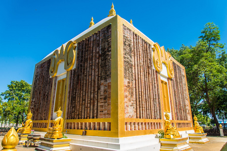 在泰国寺庙金塔