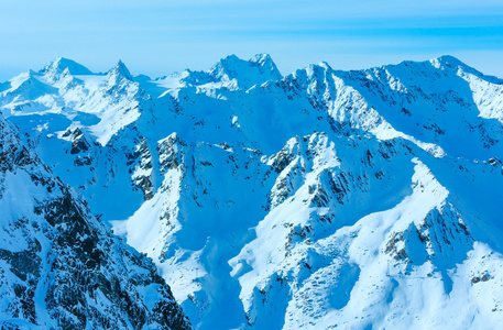 冬季山景奥地利。