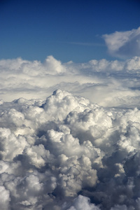 意大利，云在天空中，鸟瞰图
