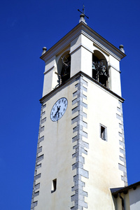 苏维拉戈抽象在意大利和教堂塔钟阳光明媚