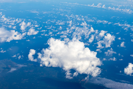 空中的 cloudscape 全景