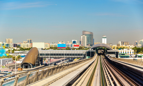 在迪拜的 Al Jafiliya 地铁站的视图