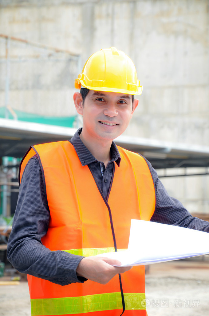 亚洲工程师或工头照片-正版商用图片1lwtu8-摄图新视界