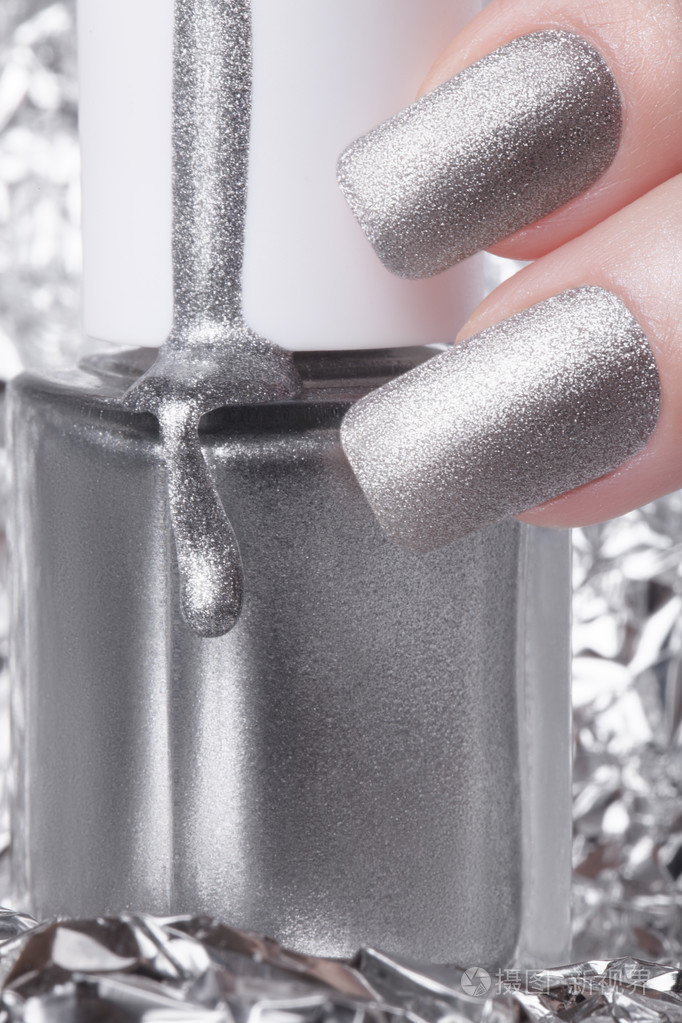 银色指甲油