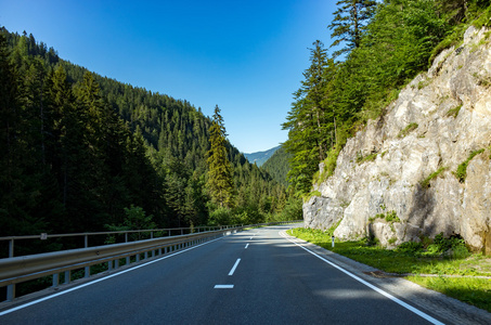 路线在山