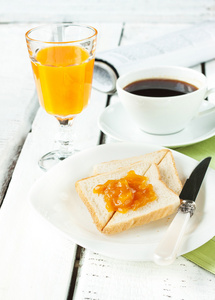 欧式早餐咖啡橙汁和吐司