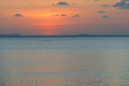 戏剧性的 ponoramic 热带海滩天空日落背景