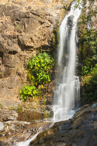 泰国国家公园的雷神托尔提普斯瀑布