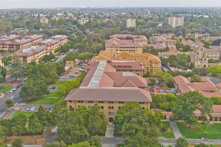 在帕洛阿尔托的斯坦福大学校园图片