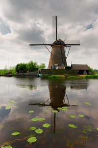 荷兰风车水上