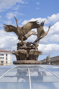 明斯克中心 在独立广场的雕塑