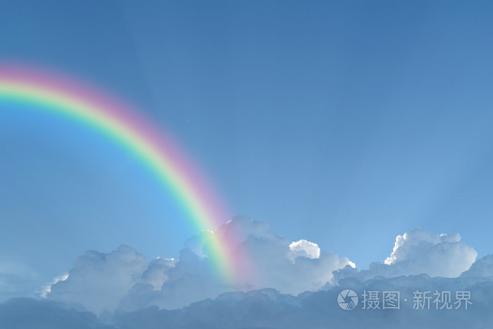 蓝蓝的天空云与彩虹