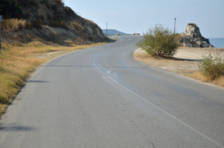 在海边的上坡路照片