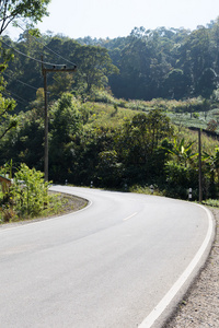 公路沿山