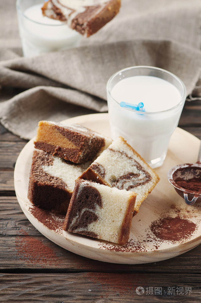 大理石蛋糕用牛奶