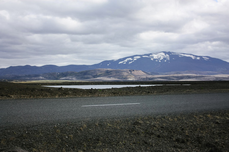 冰岛的山地景观与道