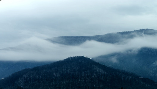 下雪天抽象冬季景观山