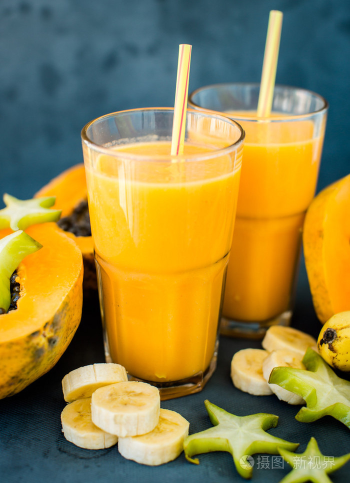 木瓜和香蕉热带思慕雪