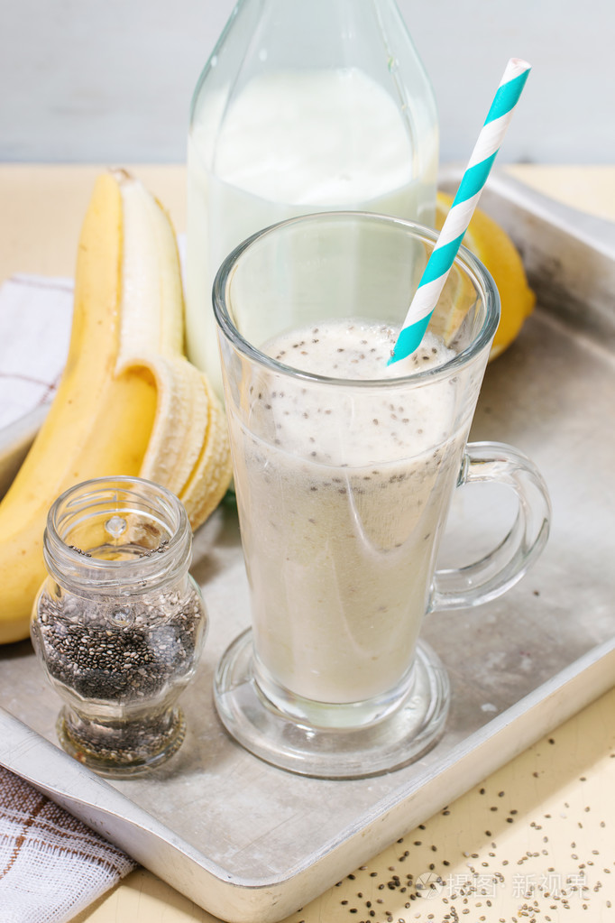牛奶香蕉奶昔