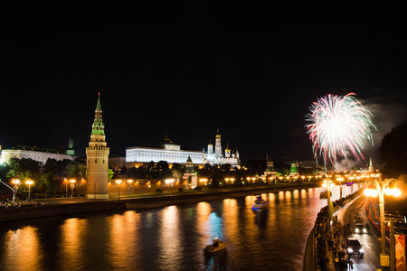 烟花在夜空中莫斯科图片