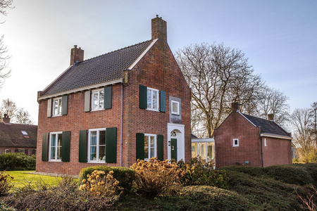 在 Giethoorn，荷兰老舒适的家