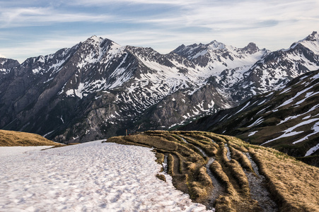 如诗如画的雪山