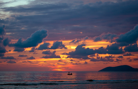 在亚得里亚海和离子海海上日落