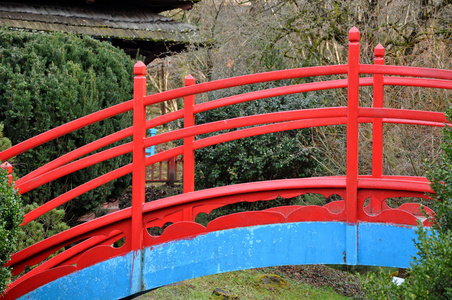复古红色日本桥梁