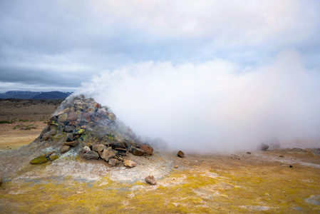 Hverir 在冰岛火山喷气口区