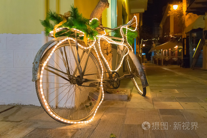 圣诞自行车装饰在希腊纳夫普利翁