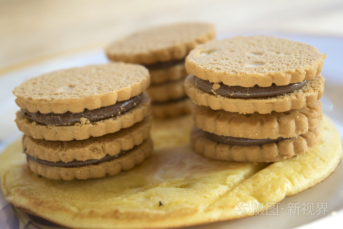 巧克力充填夹心饼干