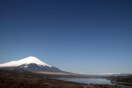 富士山，日本山梨县山中湖为视角