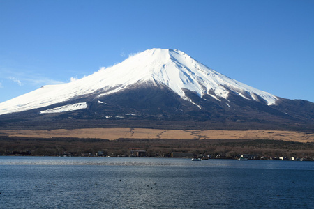 富士山，日本山梨县山中湖为视角