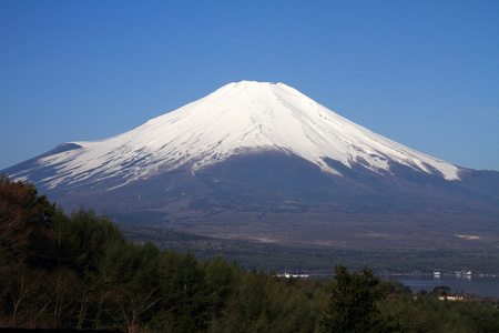 富士山，日本山梨县山中湖为视角