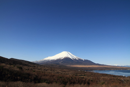 富士山，日本山梨县山中湖为视角