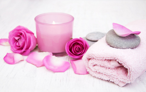 浴巾 蜡烛和肥皂用粉红玫瑰