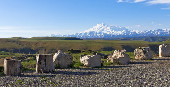 观景台俯瞰 Elbrus.Pass Gumbashi