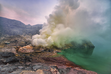 在东爪哇的卡瓦 Ijen