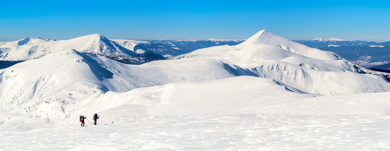 雪山岭滑雪巡回赛