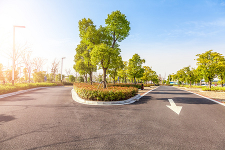 室外停车场路