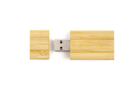 在白色背景上的 usb 闪存驱动器