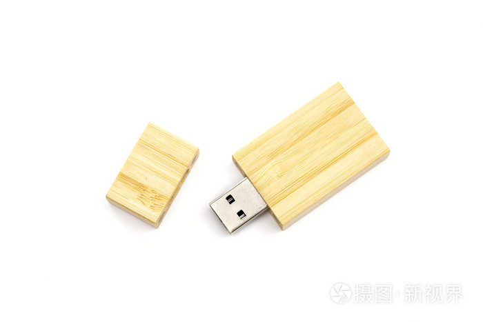 在白色背景上的 usb 闪存驱动器