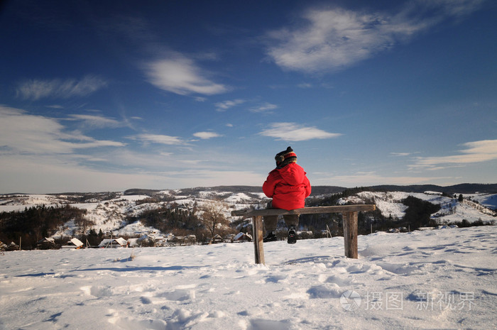 在山的孤独的小朋友