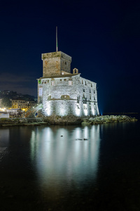 夜未央在海上的城堡