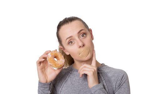 女人与急救膏药在嘴里图片