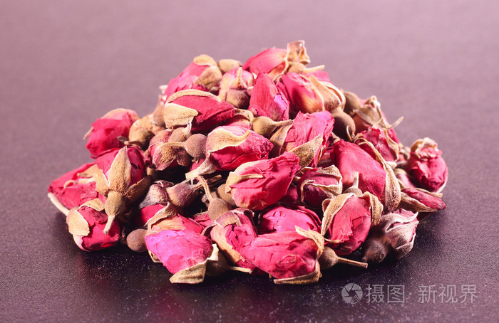 堆的干玫瑰