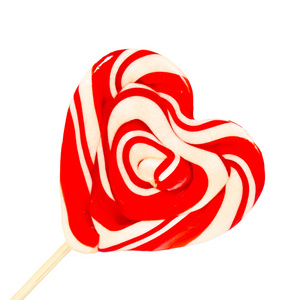 一根棍子，孤立的白底红色哈特形状糖果