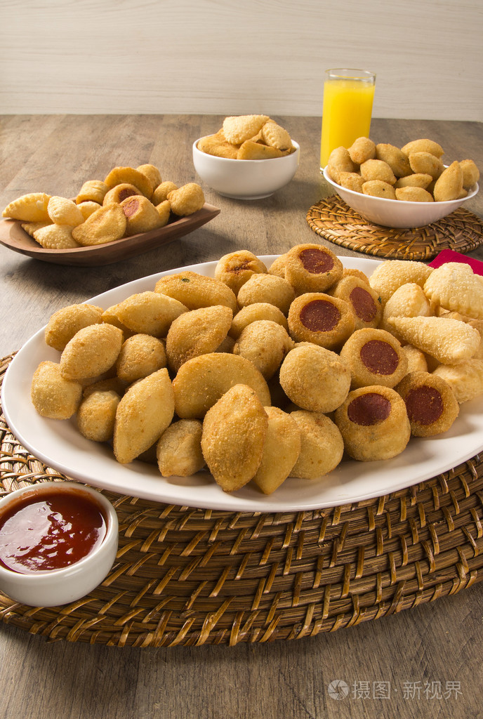 混合的巴西小吃炒